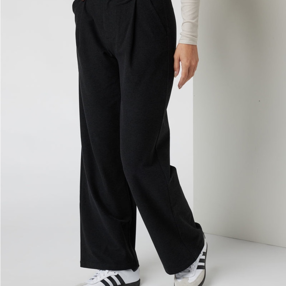 NWT Vuori Elevation Trouser - Picture 4 of 5